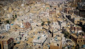 المعهد الأوروبي للقانون الدولي: صنعاء لم تعتدِ خارج حدودها وحق الرد مشروع لها